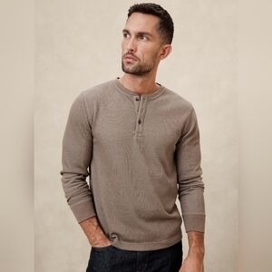 Banana Republic Beige Henley Shirt, Size Small